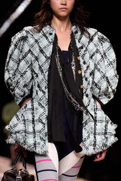 Look 13